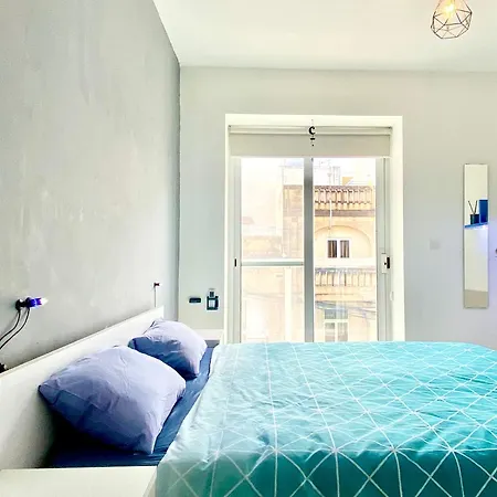 Central- Private En-Suite With Balcony In Shared Residence Pietà Exterior photo