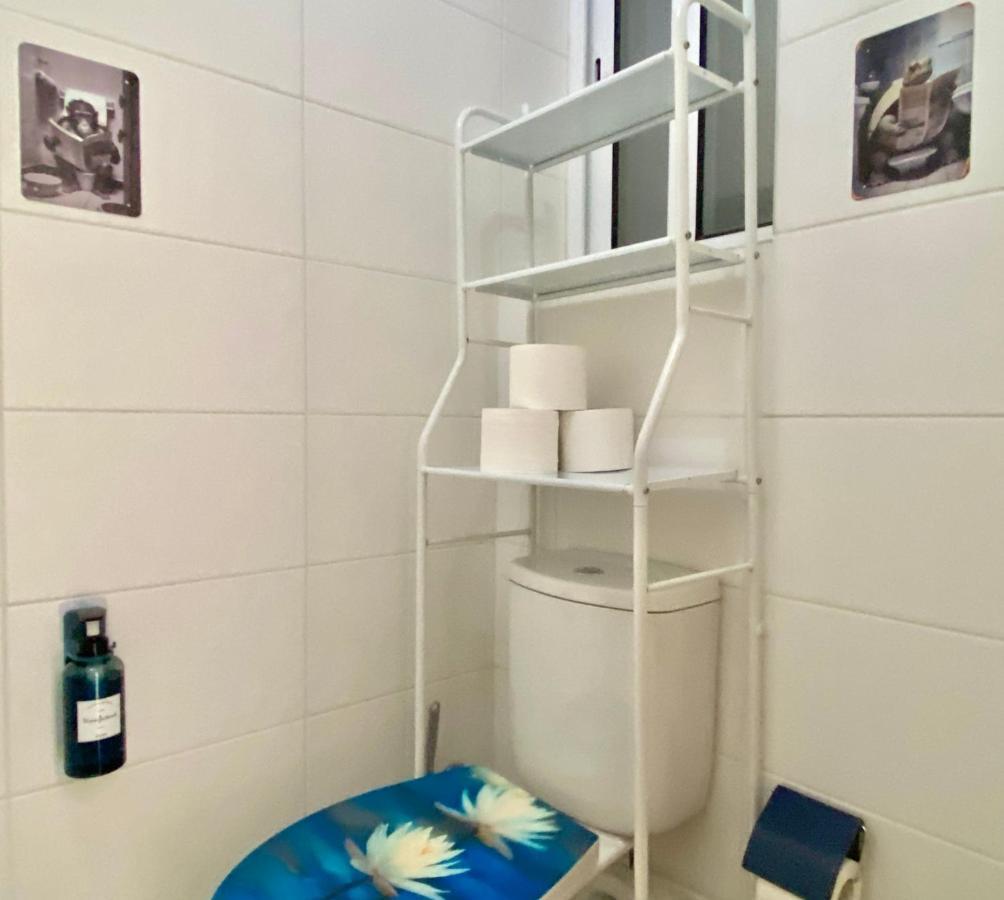 Homestay Central- Private En-suite With Balcony In Shared