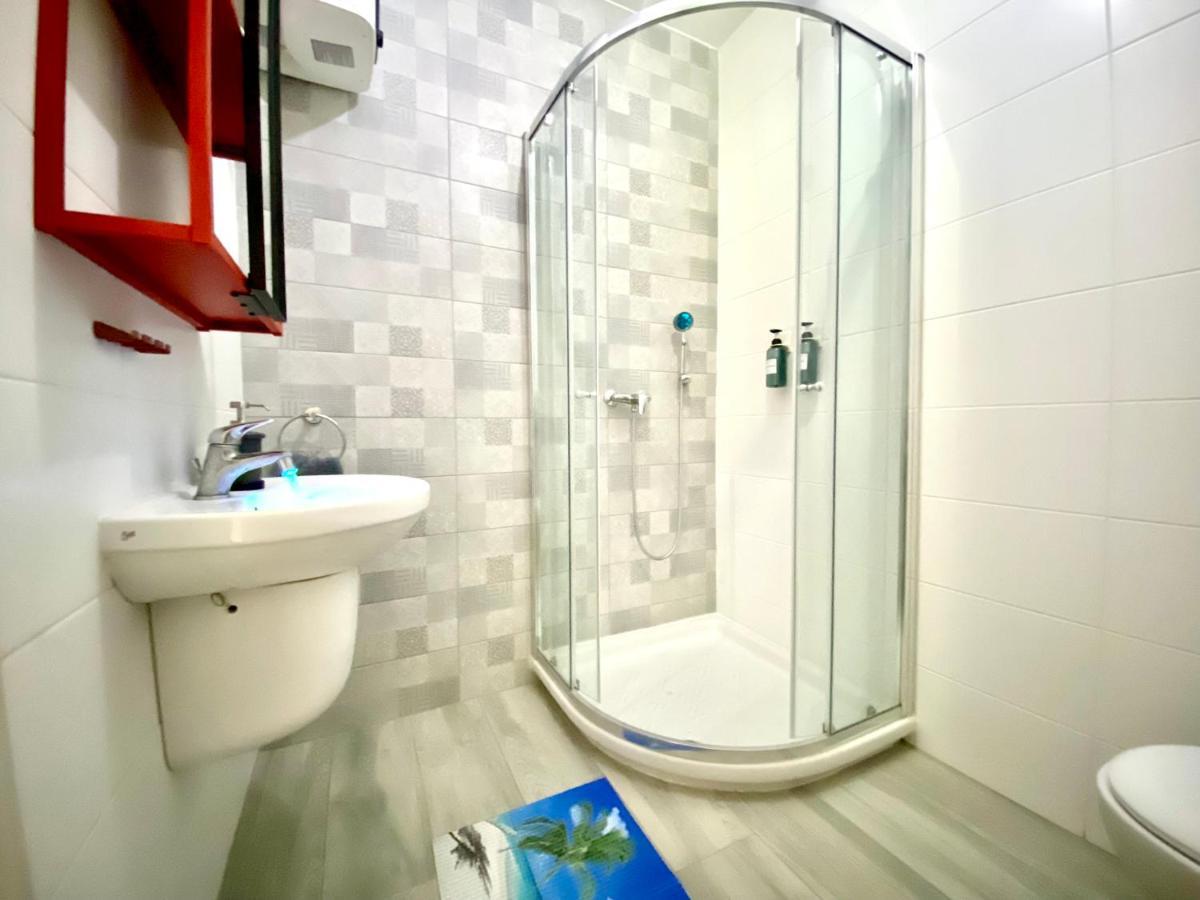 Central- Private En-suite With Balcony In Shared * Pietà